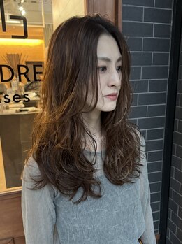 ≪毎日のスタイリングも簡単に☆≫髪質やダメージに合わせた施術で、柔らかな質感のパーマスタイルが叶う！