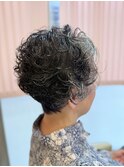 ショートカーリーヘア