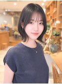 ミディアムボブレイヤー前髪あり抜け感くびれシルエット