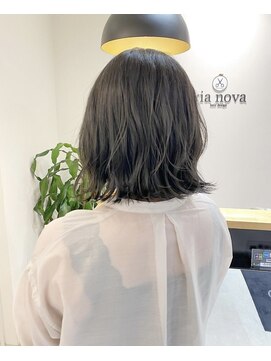 ビアノバ(via nova) ブリーチなしのグレージュカラー