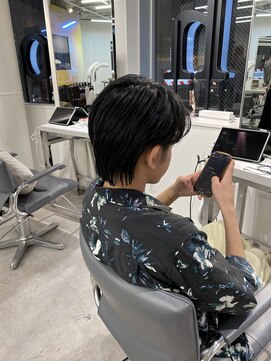 ユーフォリア 渋谷グランデ(Euphoria SHIBUYA GRANDE) メンズカット センター分け 毛流れ