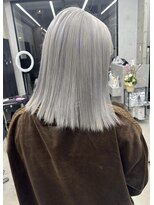 ディーエヌエー バイ エゴル(DiNA by ENGOL)&nbsp;ハイトーンカラー/ホワイトカラー/シルバーカラー/髪質改善/栄