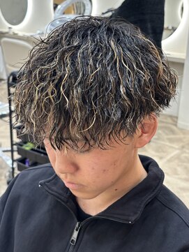 ボンドストーリールミエール(Bond Story lumiere) 名古屋/メンズカット/メンズパーマ/眉毛/ツイストスパイラル