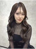 バタフライレイヤーカット、ハッシュカット、グレージュ