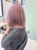 ヒビヲ(HIBIO) 切りっぱなしボブタッセルボブブリーチカラーピンクベージュ