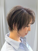 アヴソリューク(Absoluk)&nbsp;ナチュラルな束感の大人ショートボブ