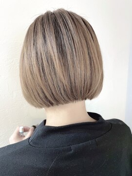 エイル 西梅田(eyl) 大人ボブベージュ