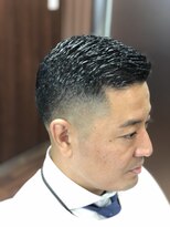 アップバング　スキンフェード　ツーブロック　ツイストパーマ