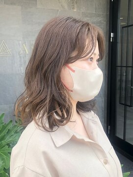 メゾン アヴァロ(Maison Avallo) 外国人風ウェーブのレイヤーミディアム