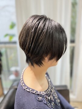 ツムグ 代官山店(TUMUGU) 30代40代50代ナチュラルショートボブ地毛風カラー白髪ぼかし