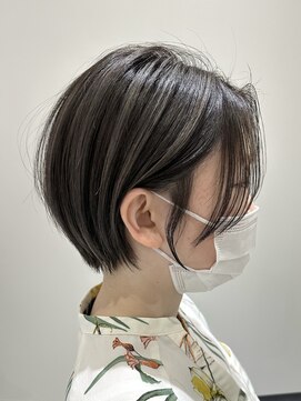 スティロ(stylo) レイヤーカットハイライトショートヘアイルミナカラーオージュア