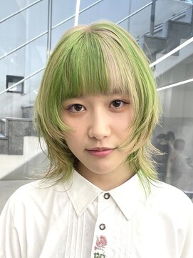レコ 渋谷(LECO) ハイレイヤーウルフカットハッシュカットペールベージュグリーン