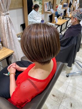 ステラバイケンジ(STELLA by KENJE) 脱白髪染めハイライト/白髪ぼかし藤沢/髪質改善ヘッドスパカット