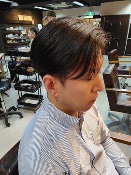 グロウ 博多店(growth) センターパートビジネススタイル