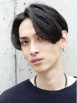 マグカーネバイフィフス オカヤ(Mag KANE by fifth okaya) 松本メンズカット大人毛流れセンターパートニュアンスパーマ30代