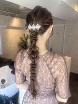 サンルーム(SUN room) ゆるふわ編みおろし超ロングねじりみつあみ大人可愛い美髪