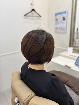 レヴィア(revia) しなやか艶ショート