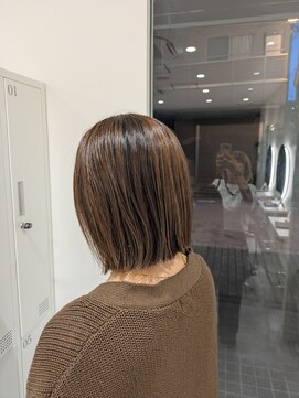 リュール バイ ヘッドライト 北千住店(lueur by HEADLIGHT) 白髪ぼかしx切りぱなしボブ/スタイリング楽ちん【北千住】