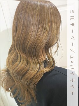 ウーロス(uros.) ミルキーベージュ×ハイライト