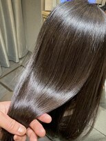 カミケンガレリア(kamiken. galleria)&nbsp;気分も上がる！なめらか美髪ストレート【カミケンガレリア】