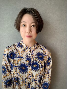 イトシテ ハイライトカラー×ショートボブ【担当　ジン　トモヒト】