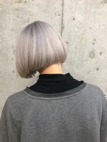 サクラ オモテサンドウ(SAKURA) ホワイトベージュ×ミニボブ◎表参道