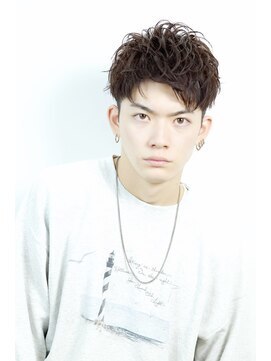 リップス レイ ギンザ(LIPPS Ray GINZA) アップバングツーブロック刈り上げ束感ショート