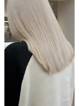 ウクク(UCUCU) ホワイトブランドカラー