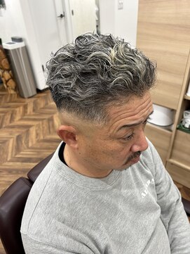 ヒカリ バイ イサミ 西川口(Hikari by ISAMI) 韓国マッシュスペインカールスパイキーショート〈理容室〉西川口