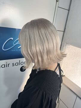 サロウィン(SALOWIN) ホワイトカラー