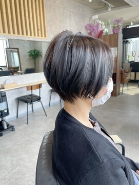 サンズ(SUNS) 大人可愛い ひし形 ハンサムショートボブ 前下がり