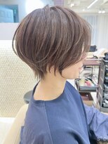 アンド ストーリーズ(&STORIES)&nbsp;前下がりショート/前髪なし/シルキーベージュ/30代/40代【橋本】