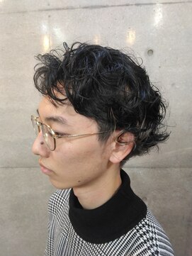 ヒラリー(Hillary) メンズ無造作パーマ