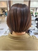 ハイライトを入れ ショートカット立体感を出す