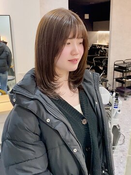 セラ(SERA) ミディアムレイヤー/レイヤー/レイヤーカット/レイヤースタイル