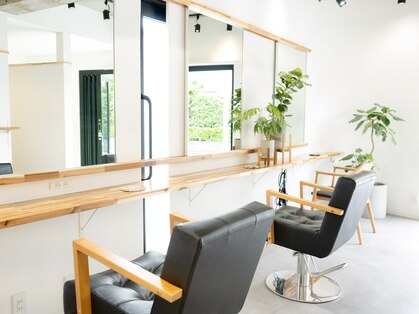 イーエム 自由通り店(e.m.)の写真