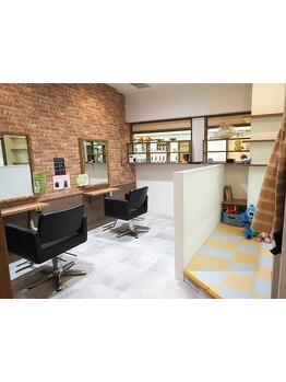 【キッズスペースあり】まるで家にいるような感覚♪お客様の笑顔が詰まった空間で癒しのひと時を過ごせる＊