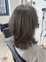 ハーツ(Heart's)&nbsp;ミディアムレイヤー×白髪ぼかしカラー30代40代50代