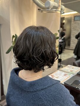 キャラ 池袋本店(CHARA) ボブスタイルにもコテ巻き風パーマができるってマジ！？【貴也】