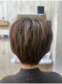 広がりを抑える◎重心低めショートボブ