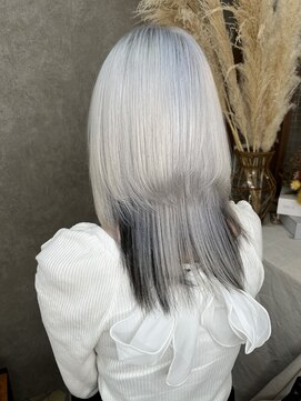 ヘアーデザインルアナ(Hair design Luana.) ホワイト、ブラック、ウルフ