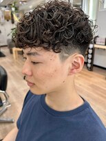 ウェイビーエフティフィフス 横浜西口(WAVEY ft.fifth) スペインカールラルフカールフェードカットメンズ外国人風パーマ