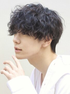 オーシャントーキョー サニー 原宿(OCEAN TOKYO Sunny) 波巻きパーマツイストスパイラルパーマツーブロックメンズ黒髪