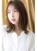 くすみベージュ外ハネ小顔ミディアムロングウルフY上尾30代40代