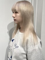 ココ 原宿(KOKO)&nbsp;黒髪小顔クラゲヘアーオリーブグレーココアベージュブリーチ