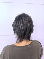 ヘアメイクアン(Hair Make Une)&nbsp;抜け感たっぷり♪シャム猫シルバー×レイヤーウルフの魅力◎