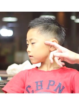 ヘアーサロン カシータ(Hair Salon CASITA) 『ツーブロックの次はこれがきてます』フェードカット 動画★有