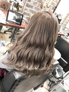 ヘアビューティースタジオ ラルガ(Hair beauty studio Raruga) ★Raruga 小倉魚町★ベージュカラーのハイトーングラデーション