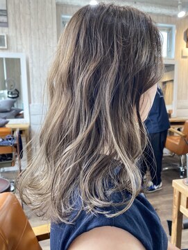 アクトゥス(AEQUITAS) ハイライトエモージュミディ