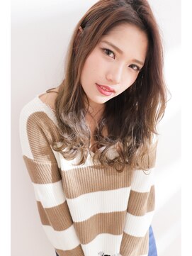 ウォークヘアーリリィ(Walk hair lily) かきあげバング×ゆるめウェーブ